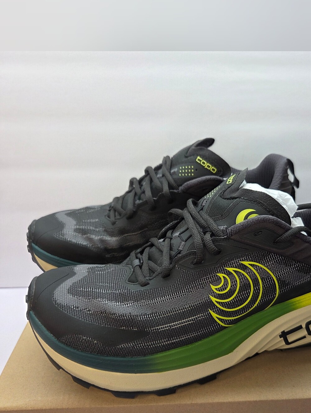 Topo Athletic M-Vista Black Lime Trail Running Shoes Mens 10.5 Vibram ZipFoam
